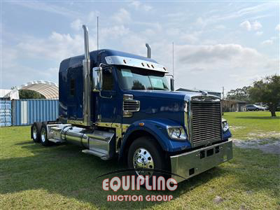 2022 Freightliner SD122