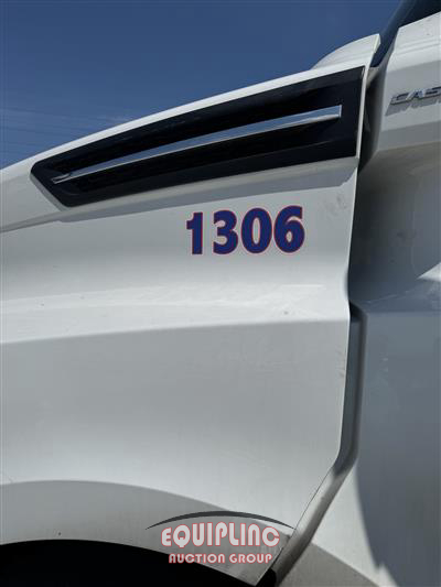 2021 Freightliner CASCADIA 6X4 T/A SLEEPER TRUCK