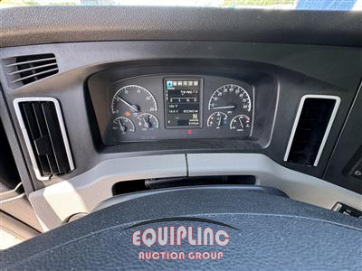 2021 Freightliner CASCADIA 6X4 T/A SLEEPER TRUCK