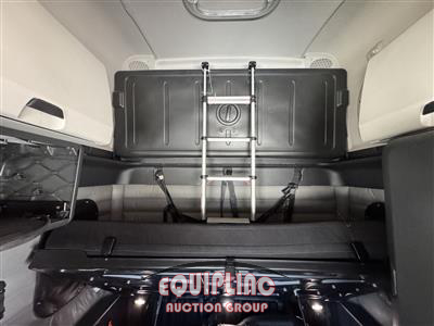 2021 Freightliner CASCADIA 6X4 T/A SLEEPER TRUCK
