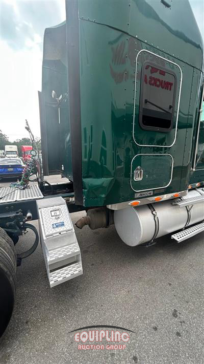 2006 Kenworth T8 Series