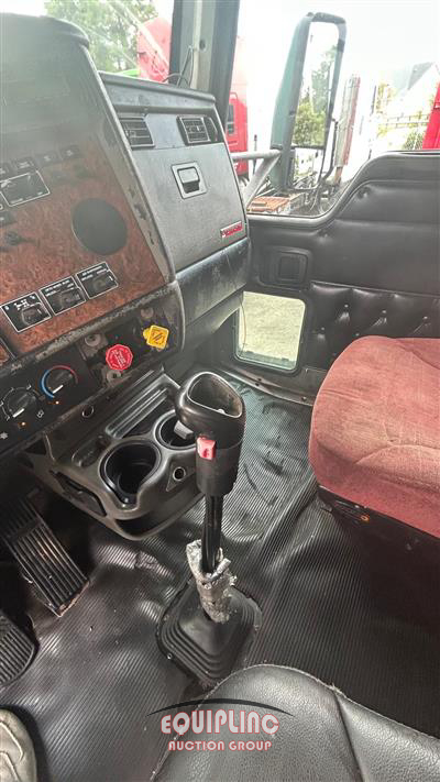 2006 Kenworth T8 Series