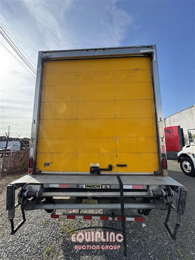 2018 Freightliner M2 4X2 S/A 26FT NON CDL BOX TR