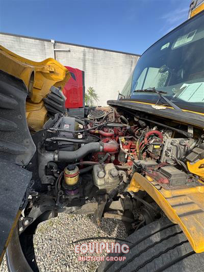 2018 Freightliner M2 4X2 S/A 26FT NON CDL BOX TR