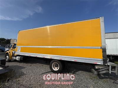 2018 Freightliner M2 4X2 S/A 26FT NON CDL BOX TR