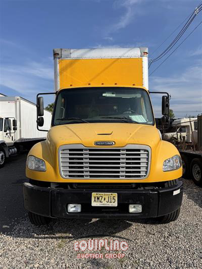 2018 Freightliner M2 4X2 S/A 26FT NON CDL BOX TR