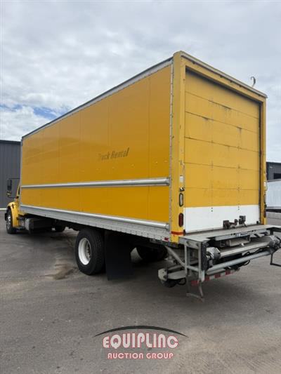 2015 Freightliner M2 4X2 S/A 26FT NON CDL BOX TR