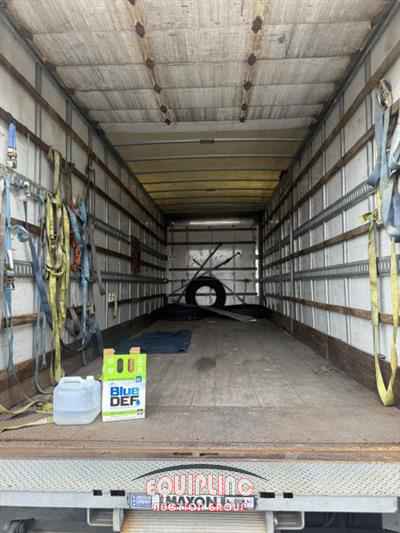 2015 Freightliner M2 4X2 S/A 26FT NON CDL BOX TR