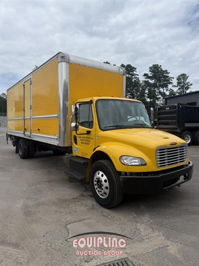 2015 Freightliner M2 4X2 S/A 26FT NON CDL BOX TR