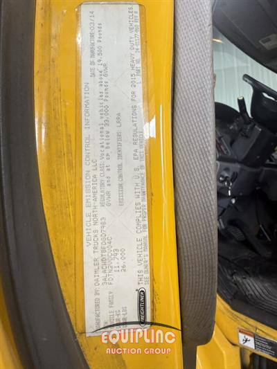 2015 Freightliner M2 4X2 S/A 26FT NON CDL BOX TR