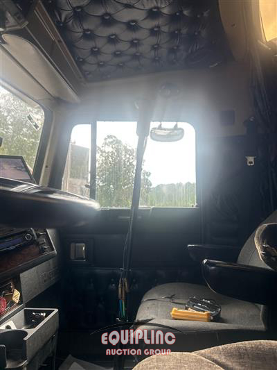 2001 Kenworth W900
