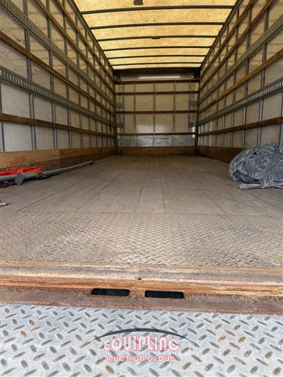 2016 Freightliner M2 4X2 S/A 26FT NON CDL BOX TR