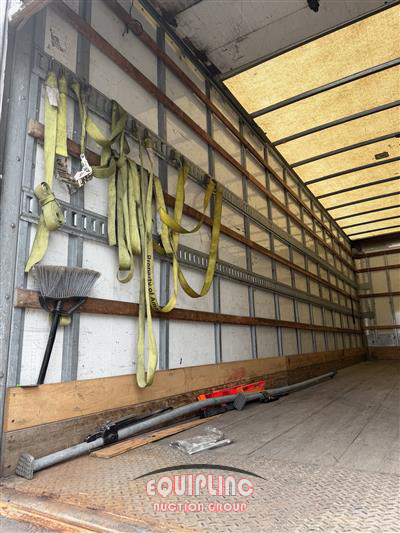2016 Freightliner M2 4X2 S/A 26FT NON CDL BOX TR