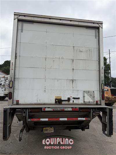 2016 Freightliner M2 4X2 S/A 26FT NON CDL BOX TR