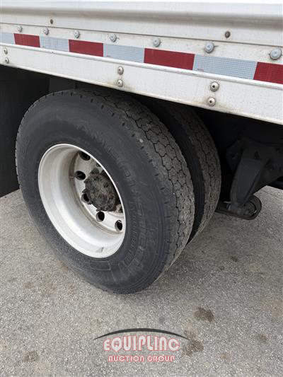 2016 Freightliner M2 4X2 S/A 26FT NON CDL BOX TR