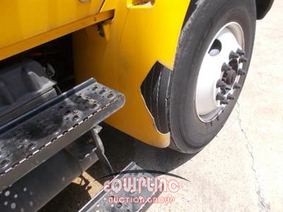 2020 International MV607 4X2 SA 26FT NON CDL BOX 