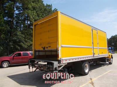 2020 International MV607 4X2 SA 26FT NON CDL BOX 