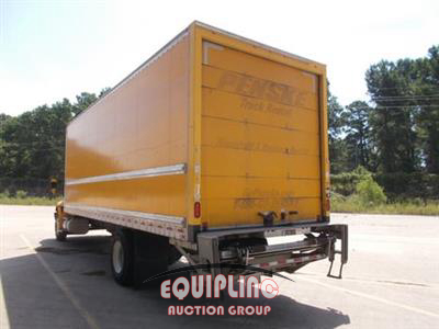 2020 International MV607 4X2 SA 26FT NON CDL BOX 