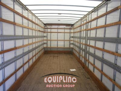 2020 International MV607 4X2 SA 26FT NON CDL BOX 