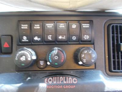 2020 International MV607 4X2 SA 26FT NON CDL BOX 
