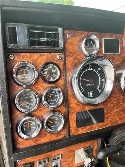 2000 Kenworth W900
