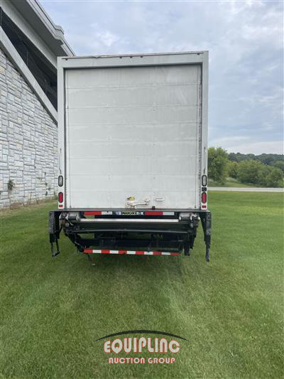 2018 Freightliner M2 4X2 26FT NON CDL BOX TRUCK