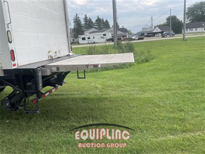 2018 Freightliner M2 4X2 26FT NON CDL BOX TRUCK