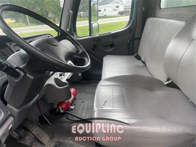 2018 Freightliner M2 4X2 26FT NON CDL BOX TRUCK