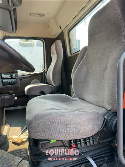 2016 Volvo VNL 6X4 T/A DAY CAB TRUCK