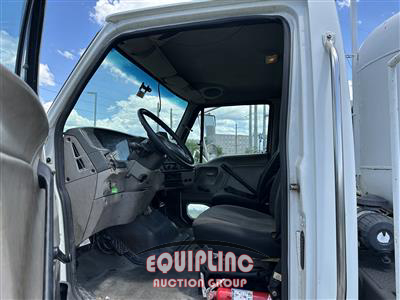 2007 Sterling 8500