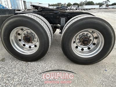 2015 Peterbilt 567 6X4 T/A DAY CAB TRUCK TRAC