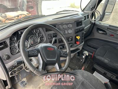 2015 Peterbilt 567 6X4 T/A DAY CAB TRUCK TRAC