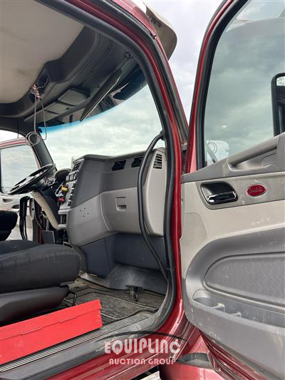 2015 Peterbilt 567 6X4 T/A DAY CAB TRUCK TRAC