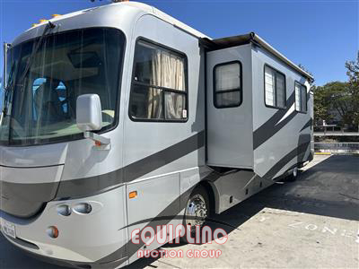 2004 Freightliner XC Chassis