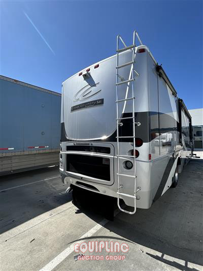 2004 Freightliner XC Chassis
