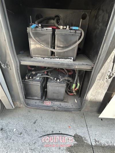 2004 Freightliner XC Chassis