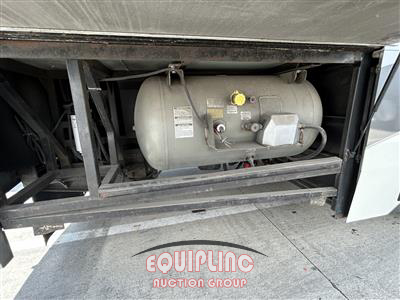 2004 Freightliner XC Chassis