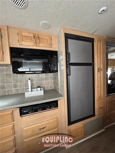 2004 Freightliner XC Chassis