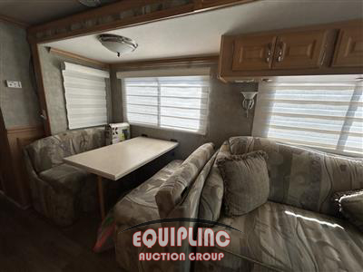 2004 Freightliner XC Chassis