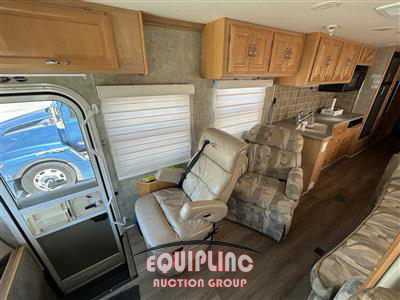 2004 Freightliner XC Chassis