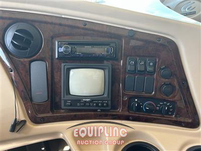 2004 Freightliner XC Chassis