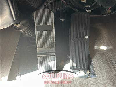 2004 Freightliner XC Chassis
