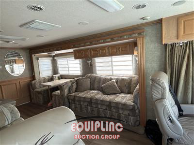 2004 Freightliner XC Chassis