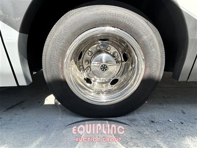 2004 Freightliner XC Chassis