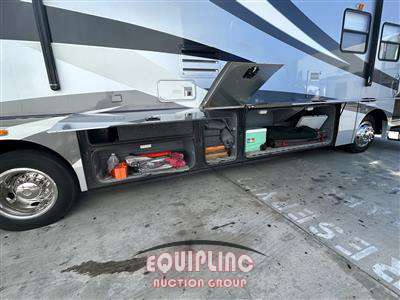 2004 Freightliner XC Chassis
