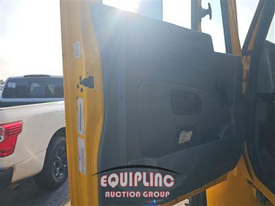 2019 International 4300 4X2 S/A FLATBED