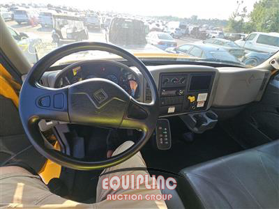 2019 International 4300 4X2 S/A FLATBED