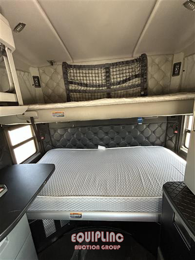 2021 Kenworth W900 6X4 T/A SLEEPER TRUCK TRA