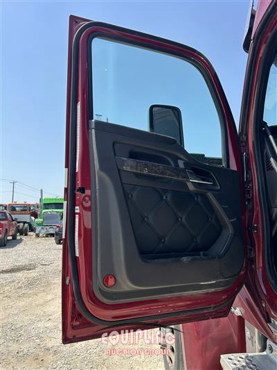 2021 Kenworth W900 6X4 T/A SLEEPER TRUCK TRA