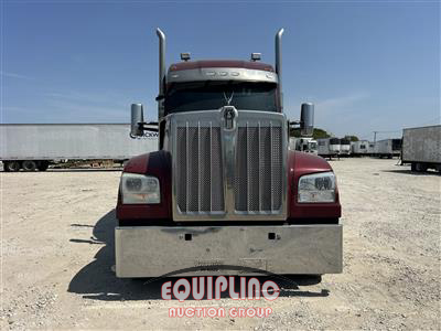 2021 Kenworth W900 6X4 T/A SLEEPER TRUCK TRA